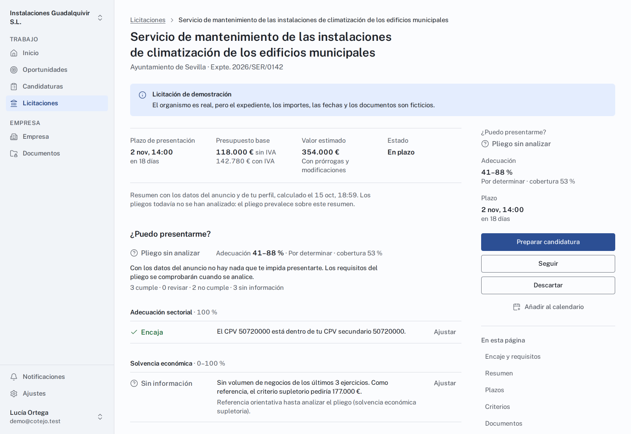Detalle de una licitación de demostración en Cotejalo, el mantenimiento de la climatización de los edificios municipales del Ayuntamiento de Sevilla: el veredicto «Pliego sin analizar», la adecuación en rango (41–88 %), el plazo y las acciones Preparar candidatura, Seguir y Descartar.